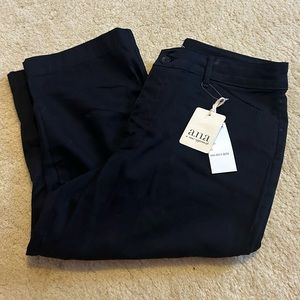 Black St. John’s Bay Capri pants